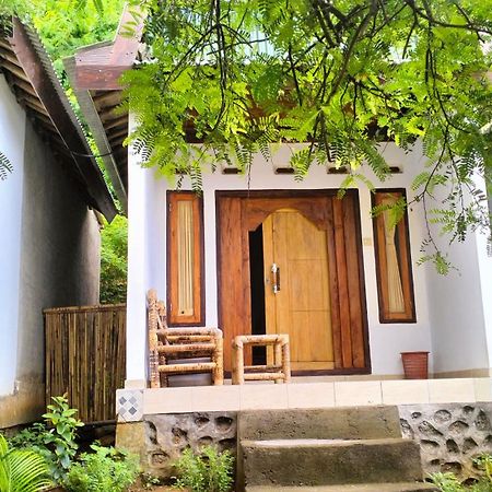 Diki Bungalows Kuta  Exterior photo